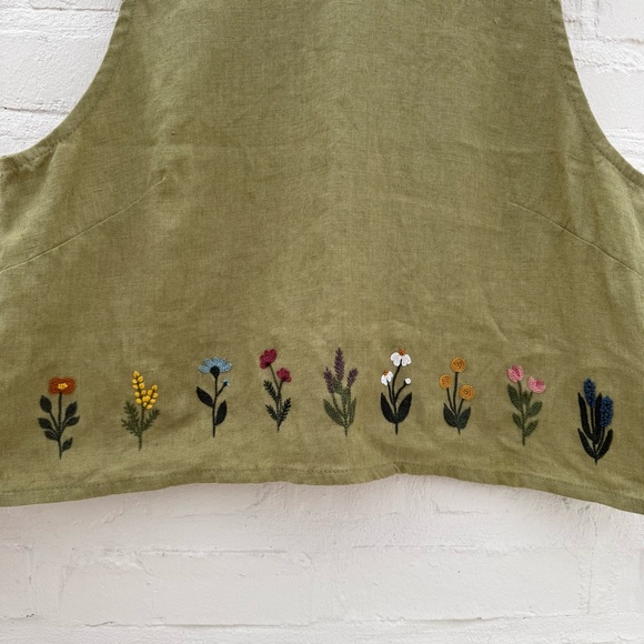 Linenfox | Hand-Embroidered Sadie Top | Medium - Picture 5 of 7